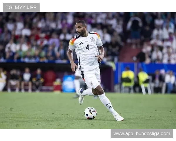 拜仁今夏转会窗净收入1015万欧元,完成多名球员清洗与引进